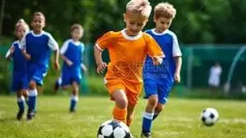 英超风云榜：阿森纳与曼联携手领跑，切尔西赛季黄牌红灯高挂，独占倒数榜首！